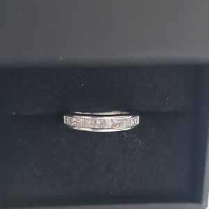 1 CTW White Gold Diamond Band